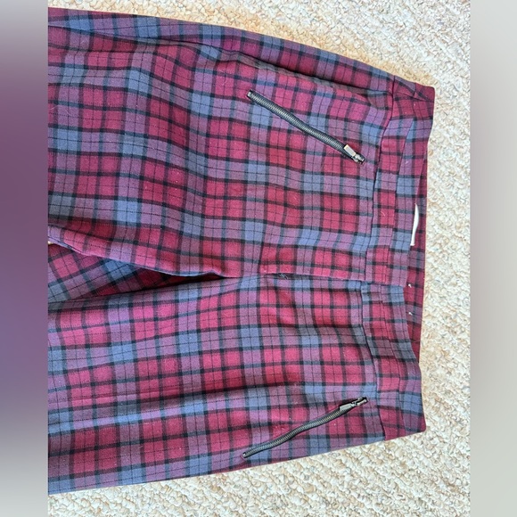 Plaid pants, size 9, good condition. Reitmans - Picture 2 of 8